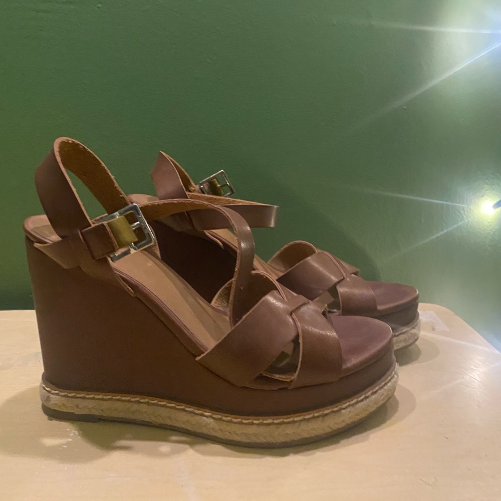 Size 6 brown wedges